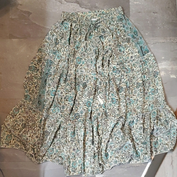 Boho Floral Print Tiered Women's Skirt. Cream/yellow. Green. Gold. Size S. - Picture 1 of 8